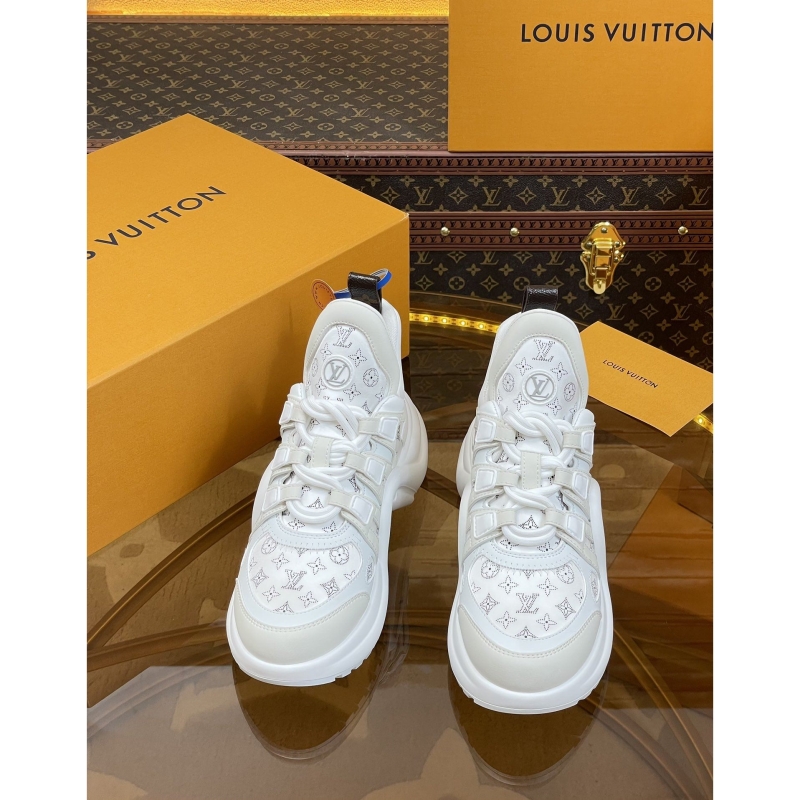 l**is V*t*n sneakers